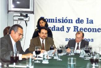 Firma de convenio entre la Comisión de la Verdad y Reconciliación y ONG's - Lima
