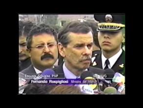 Embedded thumbnail for Ministro Rospigliosi niega que se haya producido reuniones con líderes senderistas &gt; Videos