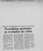 Periodistas presentes en revelados de rollos