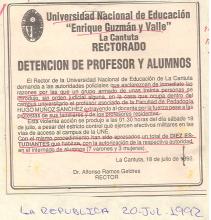 Detención de profesor y alumnos 