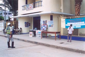 Reunión final con los voluntarios en la asamblea pública de Pucallpa