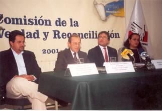 Firma de convenio entre la Comisión de la Verdad y Reconciliación y la Defensoría del Pueblo - Lima