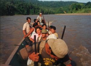 Actividades en el río Ene durante la época de la violencia