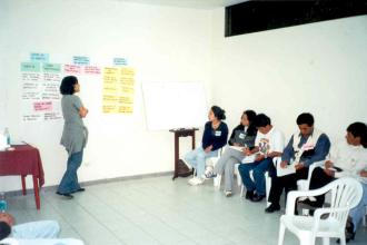 Taller de capacitación en salud mental en Paracas