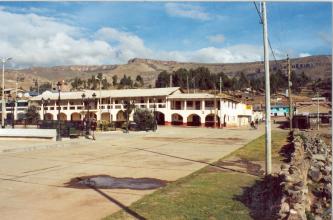 Vista de miembros de la Comisión de la Verdad y Reconciliación a Santiago de Lucanamarca - Ayacucho