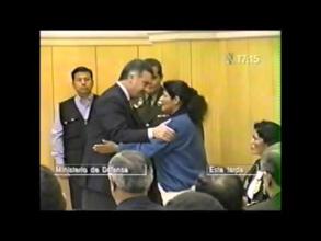 Embedded thumbnail for Ministro de Defensa entregó indemnización a Elogia Herrera &gt; Videos