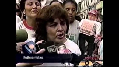 Embedded thumbnail for Fujimoristas protestan ante el Tribunal Constitucional contra el fallo sobre la legislación antiterrorista &gt; Videos