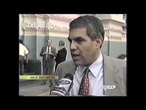 Embedded thumbnail for Ministro Gino Costa niega irregularidades en captura de Martín Rivas  &gt; Videos