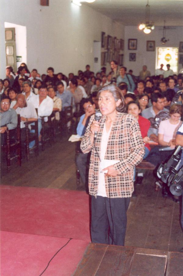 Conferencia de prensa en la Universidad San Cristóbal de Huamanga