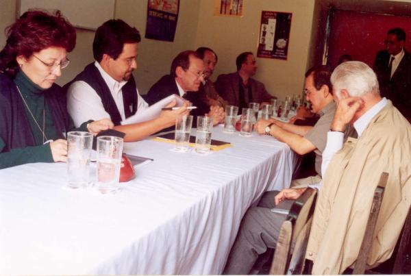 Conferencia de prensa en la Universidad San Cristóbal de Huamanga