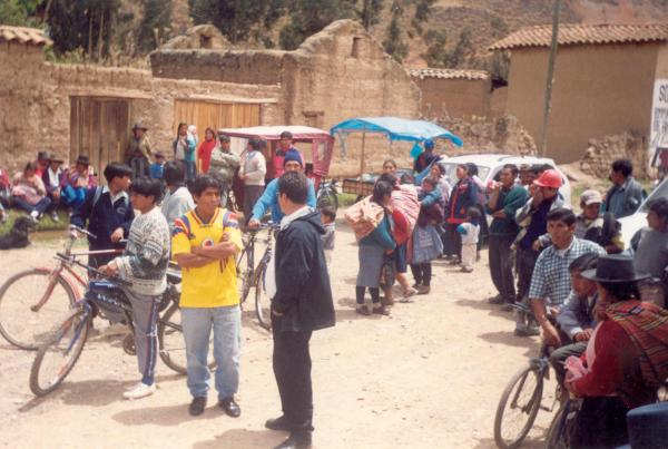 Reunión de los Comisionados con el Frente de Defensa de Tayacaja y con pobladores de Pampas - Junín