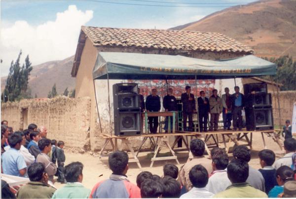 Reunión de los Comisionados con el Frente de Defensa de Tayacaja y con pobladores de Pampas - Junín