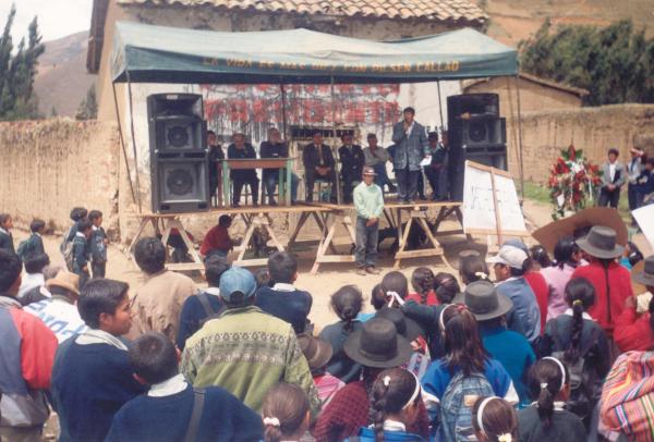 Reunión de los Comisionados con el Frente de Defensa de Tayacaja y con pobladores de Pampas - Junín