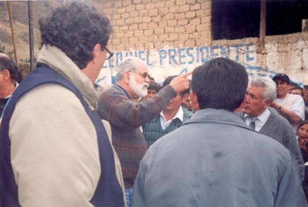 Reunión de los Comisionados con el Frente de Defensa de Tayacaja y con pobladores de Pampas - Junín