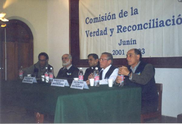 Conferencia de prensa - Salón parroquial de Tarma
