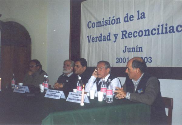 Conferencia de prensa - Salón parroquial de Tarma