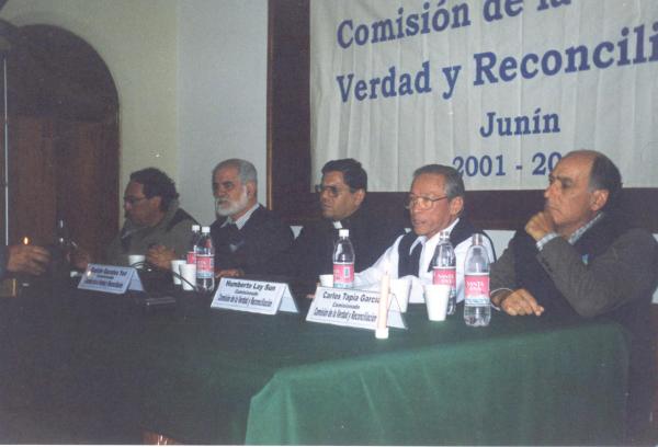 Conferencia de prensa - Salón parroquial de Tarma