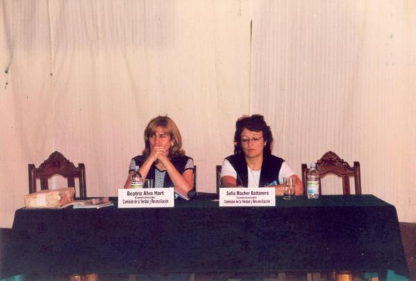 Reunión con familiares y victimas de la violencia de Apurímac