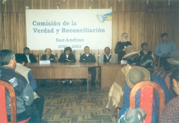 Conferencia pública de comisionados - Salón consistorial de la Municipalidad de Azángaro