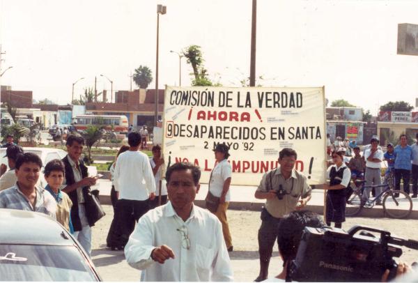 Reunión de los comisionados con autoridades locales y pobladores de Santa