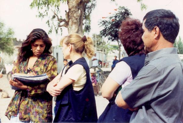 Reunión de los comisionados con autoridades locales, eclesiásticas y pobladores de Santa