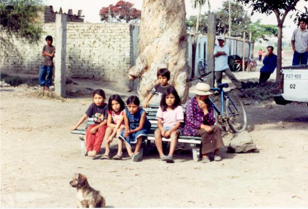 Reunión de los comisionados con autoridades locales, eclesiásticas y pobladores de Santa