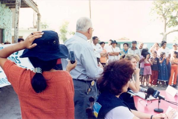 Reunión de los comisionados con autoridades locales, eclesiásticas y pobladores de Santa