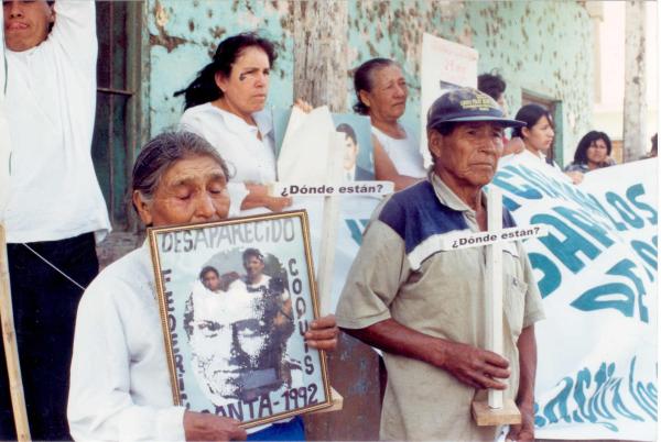 Reunión de los comisionados con autoridades locales, eclesiásticas y pobladores de Santa