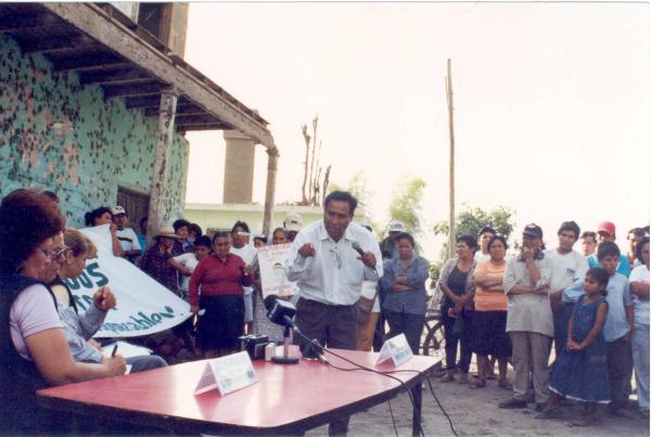 Reunión de los comisionados con autoridades locales, eclesiásticas y pobladores de Santa