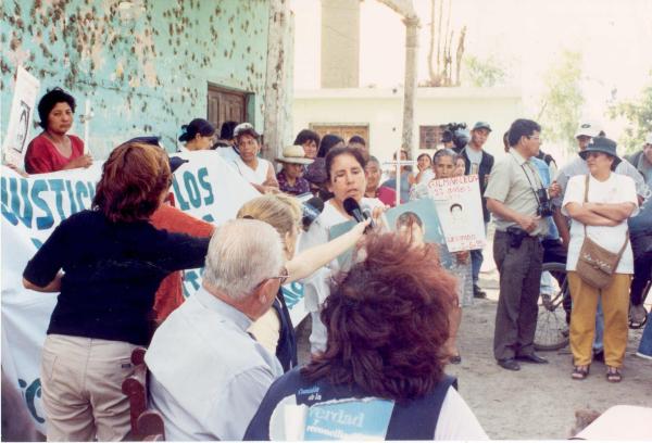 Reunión de los comisionados con autoridades locales, eclesiásticas y pobladores de Santa