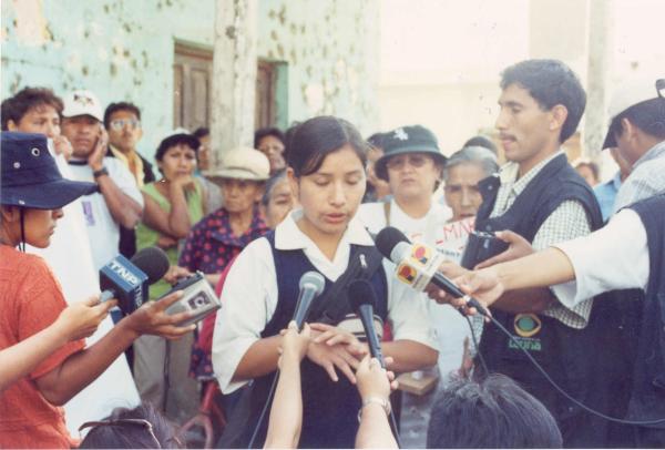 Reunión de los comisionados con autoridades locales, eclesiásticas y pobladores de Santa