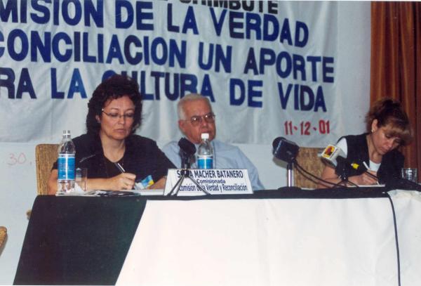 Reunión de los comisionados con familiares de víctimas - Ancash