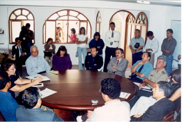 Reunión de los Comisionados con Autoridades Locales y Estudiantes