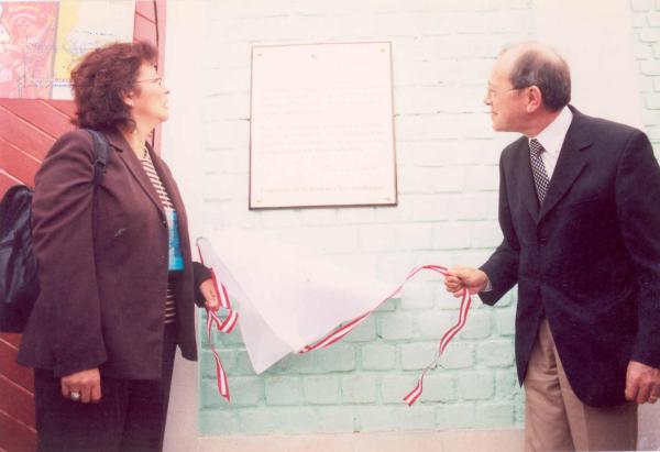 Develamiento Placa Recordatoria en Huanta