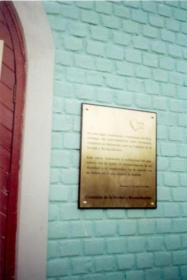 Develamiento Placa Recordatoria en Huanta