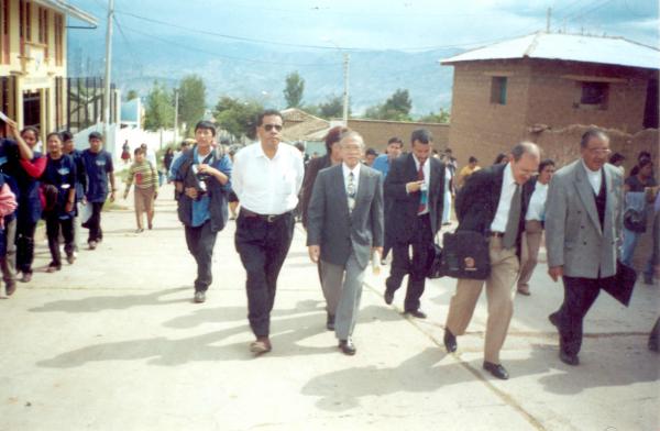 Develamiento Placa Recordatoria en Huanta