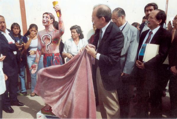 Develamiento de escultura en Huanta