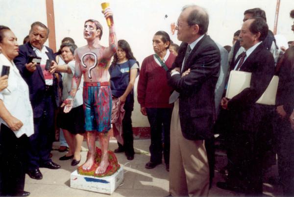 Develamiento de escultura en Huanta