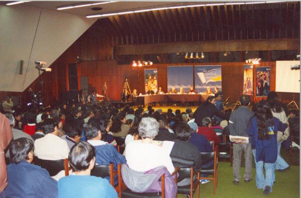 Exposición de vídeo motivador en la Audiencia Pública de Lima