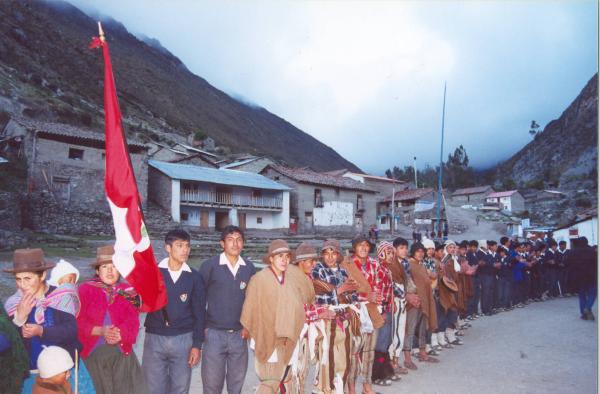 Bienvenida de la población a comisionados en Chungui - Ayacucho