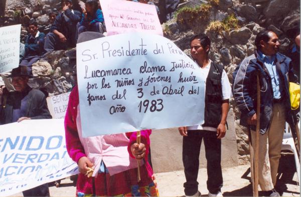 Bienvenida de la población a comisionados en Chungui - Ayacucho
