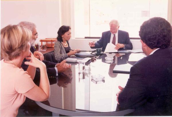 Firma de convenio de la Comisión de la Verdad y Reconciliación, el Programa de las Naciones Unidad para el Desarrollo y la Unión Europea - Ayacucho