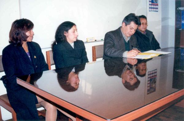 Firma de convenio entre la Comisión de la Verdad y Reconciliación y el Comité para la Defensa de los Humanos de Pasco
