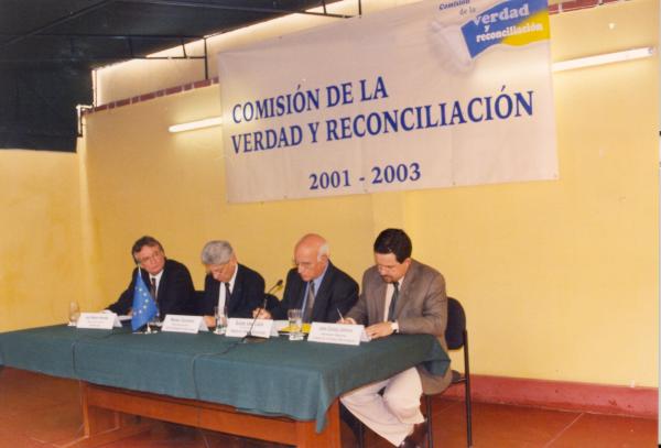 Firma de convenio entre el Programa de las Naciones Unidad para el Desarrollo y la Unión Europea - Ayacucho