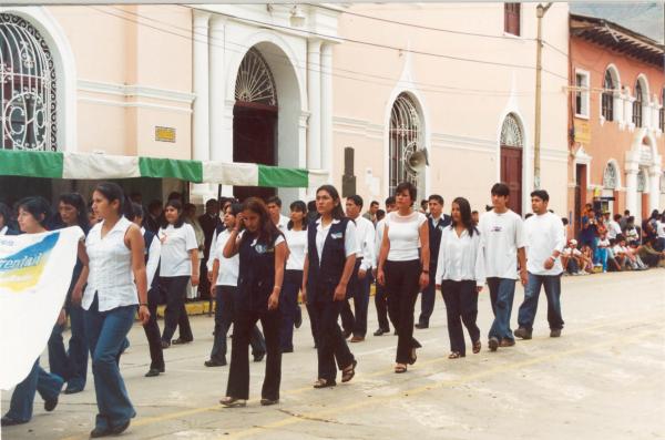 Desfile de voluntarios - Huánuco