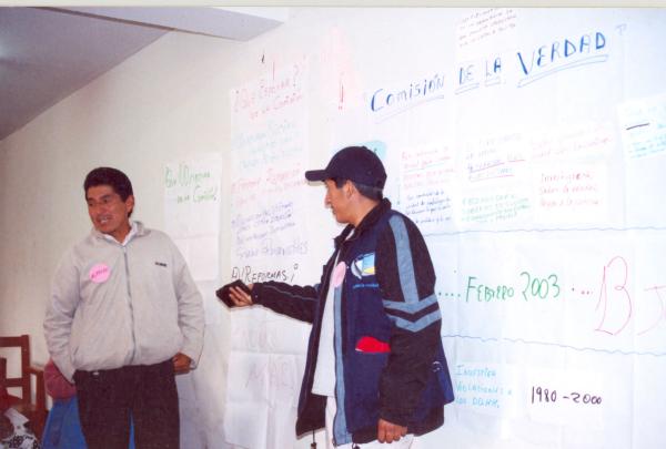 Taller de capacitación con voluntarios en Huamanga