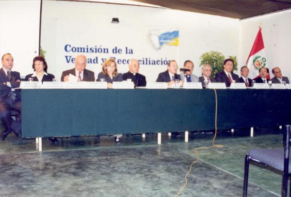 Presentación de miembros de la Comisión de la Verdad y Reconciliación (CVR) - Lima