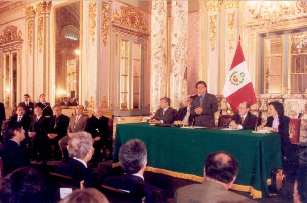 Presentación de miembros de la Comisión de la Verdad y Reconciliación en Palacio de Gobierno