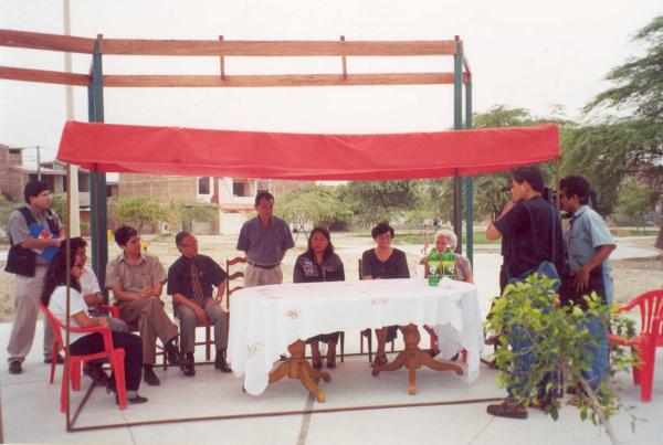 Conferencia de prensa y sembrado de árbol en Piura