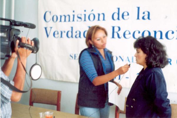 Conferencia de prensa y entrevistas en Huánuco